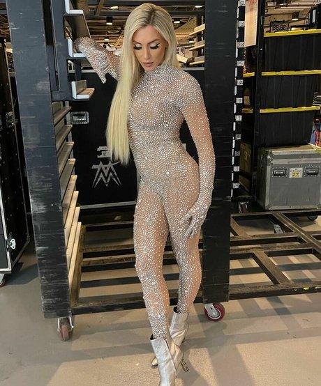 Charlotte Flair xxx sexy bilder