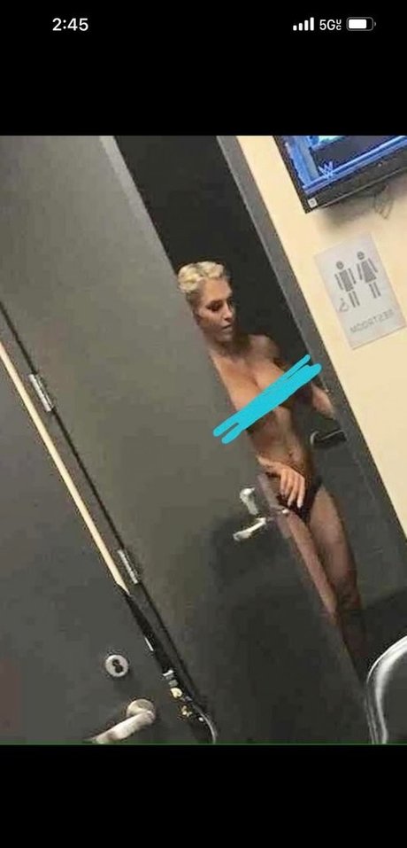 Charlotte Flair hübsche nackten foto