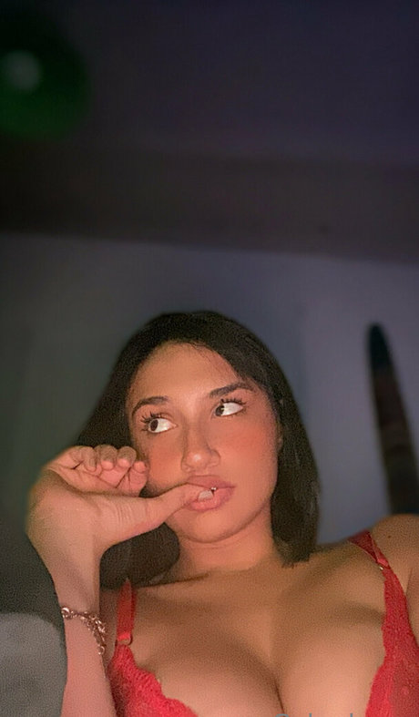 holly bratty hübsche pornographische bilder