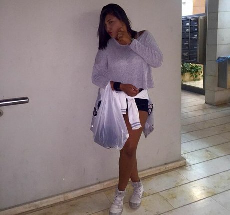 behaarte achseln onlyfans beste nacktheit galerie