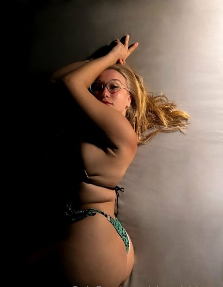 cheryl bloss_ top nackt bild