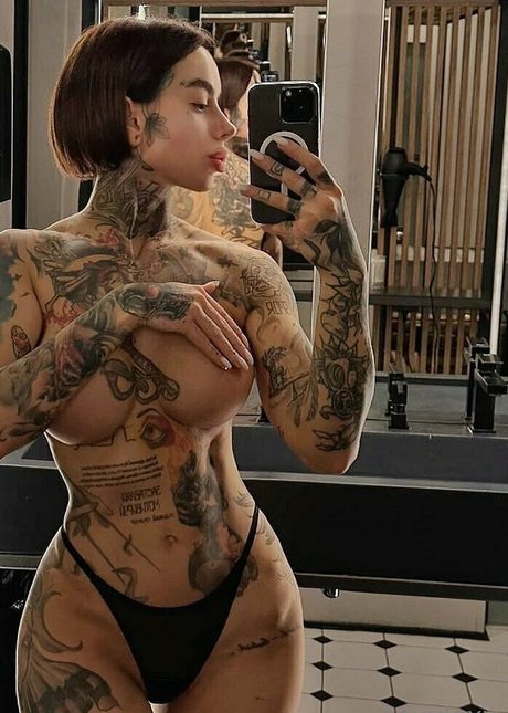 blondiesasha nackt kunst galerien