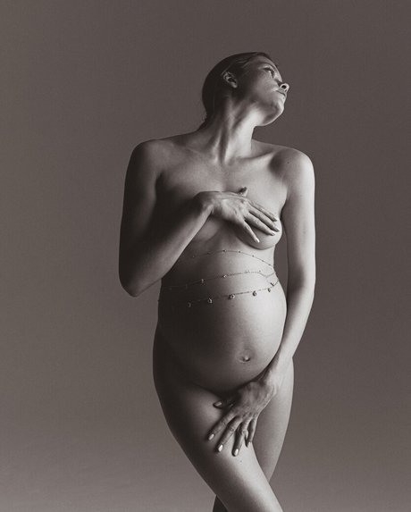 Tanya Kozina hd nackten bild