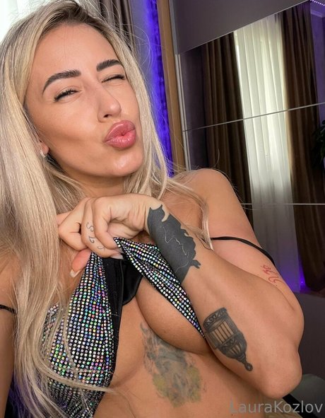 laurakozlovvfree xxx nackten foto