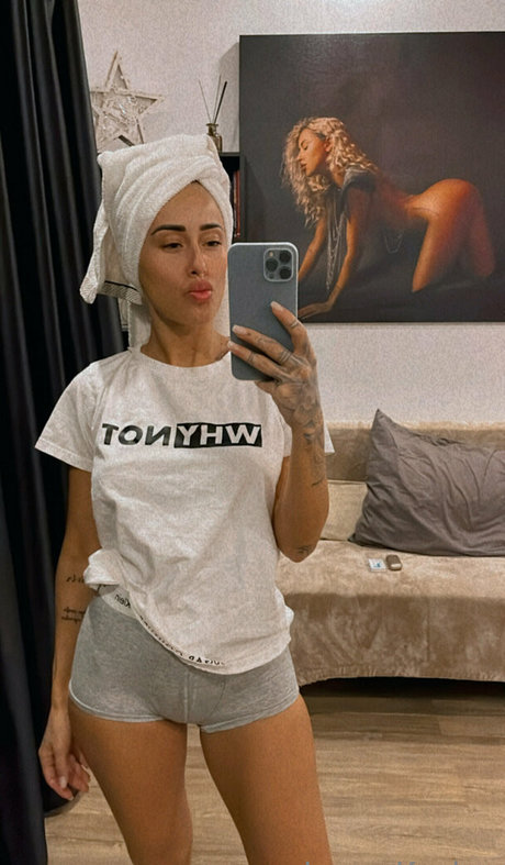 laurakozlovvfree xxx nacktheit archiv