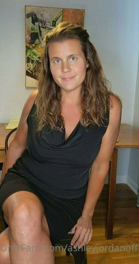 ashleyjordanofficial model exklusive bild