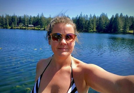 ashleyjordanofficial kunst sexy galerie