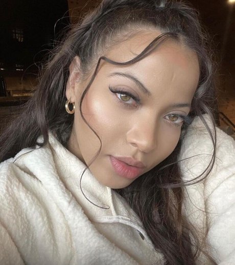 Xxginaa_ pornostar nette galerie