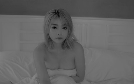 18 teen onlyfans pornographische bild