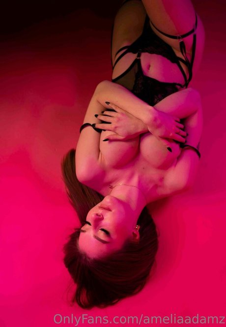 ameliaadamz erwachsene nackte galerien