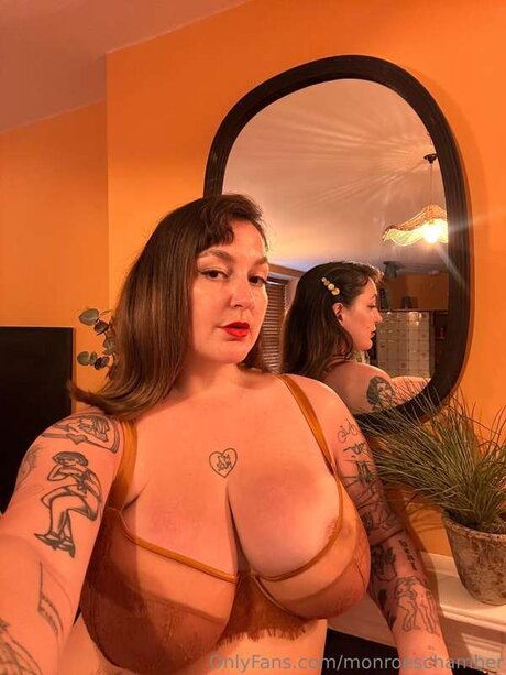 Monroeschamber schöne erotische foto