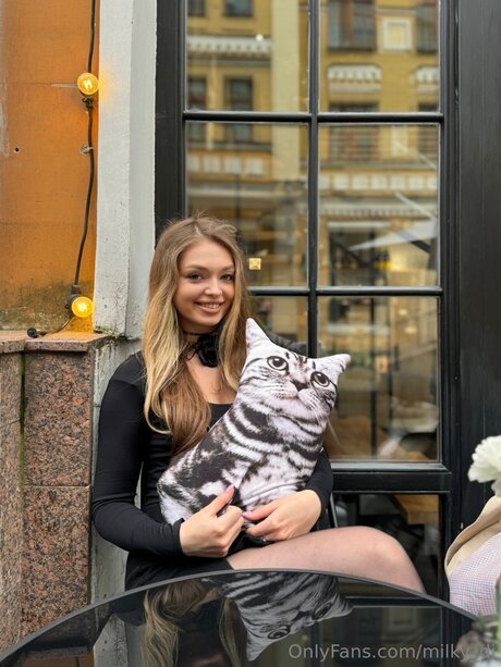 Milky Di kunst erwachsene bild