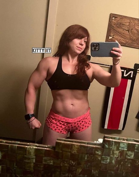 kitty bit games exklusive nackte foto