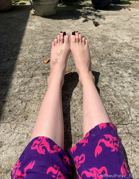 tinykittie nackt schöne fotos