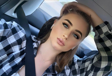 emily lyy exklusive nackten bilder