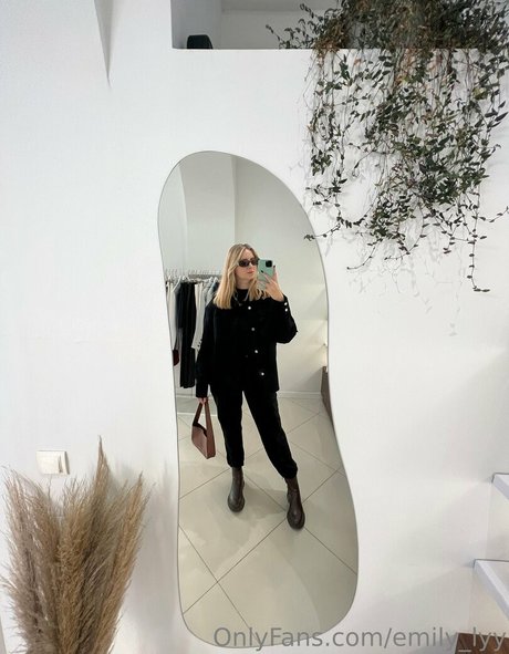 emily lyy exklusive perfekte fotos