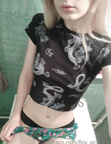 blonde junge onlyfans heiße sexy bild