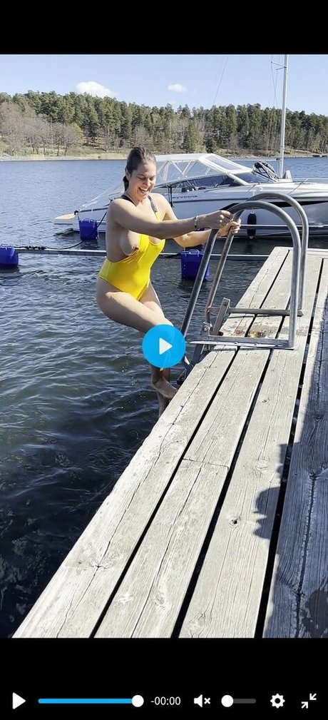 Marlingyoga schauspielerin akt galerien