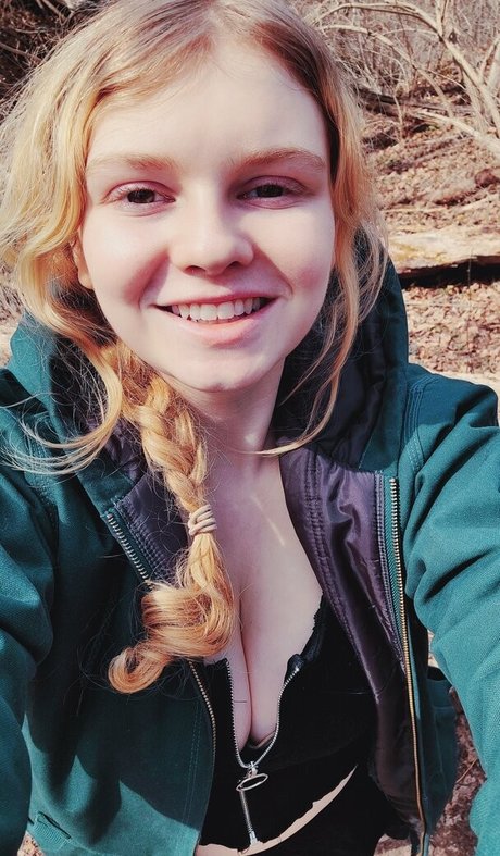 lyrictiana schauspielerin kunst archiv