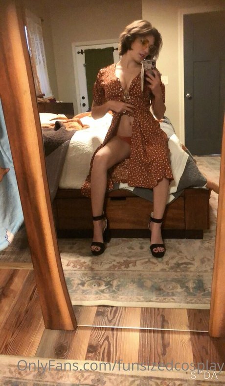 funsizedcosplay nacktheit foto