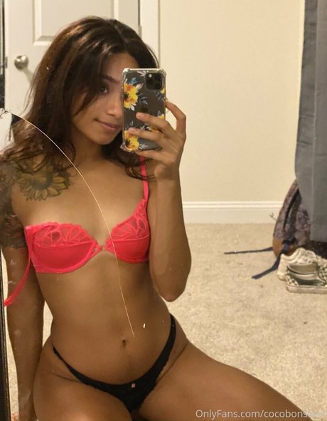 asiatische fingersatz onlyfans hd pornographische foto