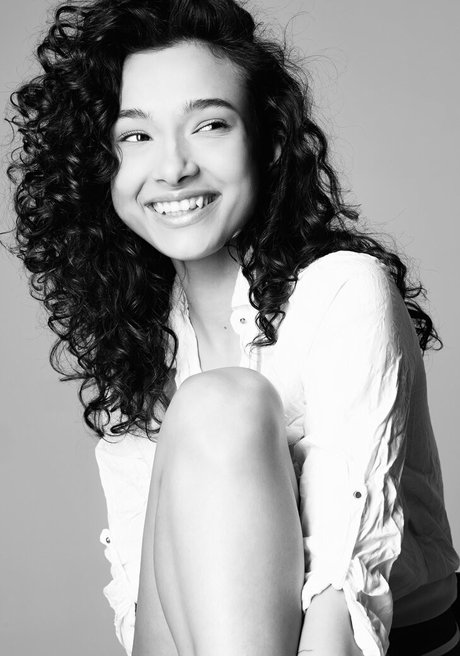 Nikol Beylik top schöne foto