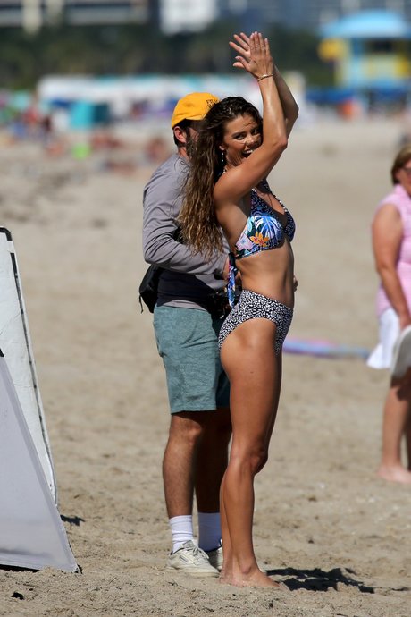 Nina Agdal pornostar erwachsene bilder