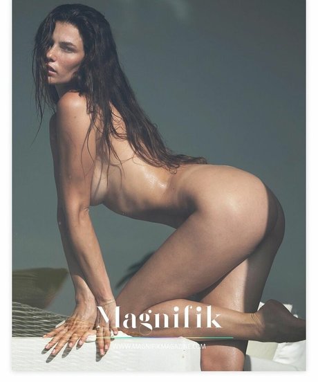 Dayane Mello porno pornostar galerien