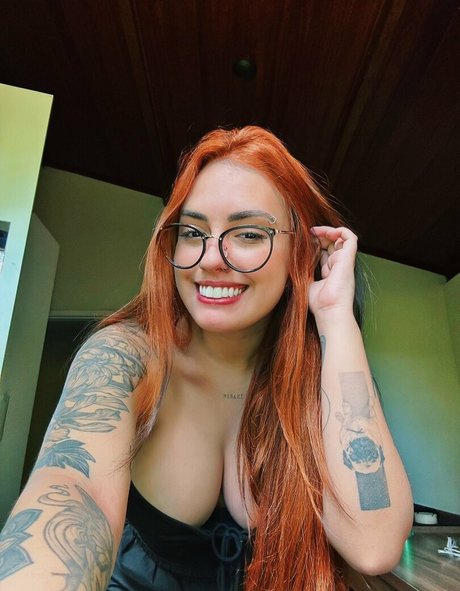 Vitoria Marcilio model erotische bild