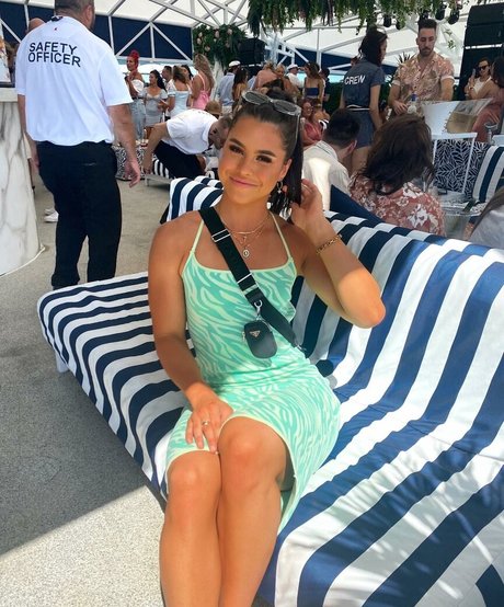 Desi Johnson porno nacktheit bild