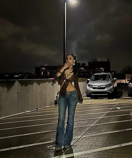 Aaliyeezy beste porno bilder