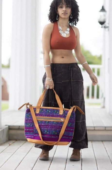 Aaliyeezy porno nackt archiv