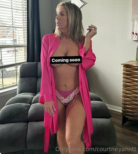 courtneyanntt xxx pornographische galerie