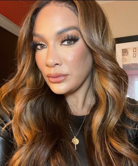 Nia Jax sexy heiße galerie