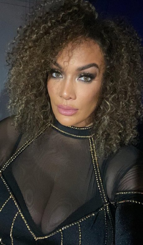 Nia Jax beste porno foto