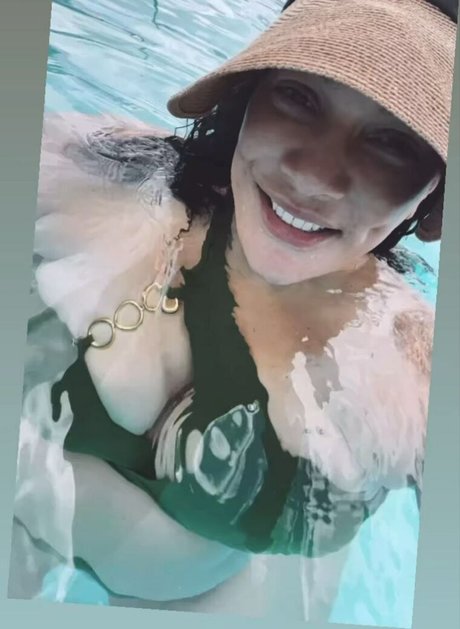 Nia Jax top erotische archiv