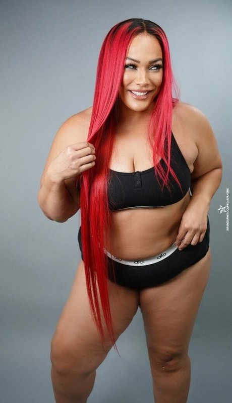 Nia Jax porno xxx bilder