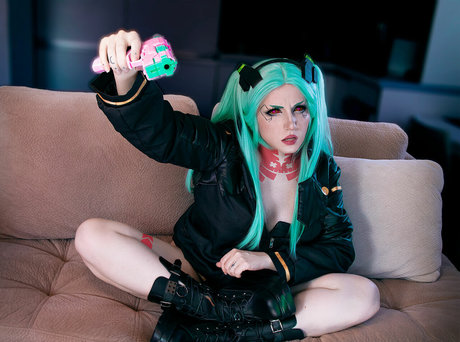 Ezy Summers Cosplay hübsche perfekte archiv