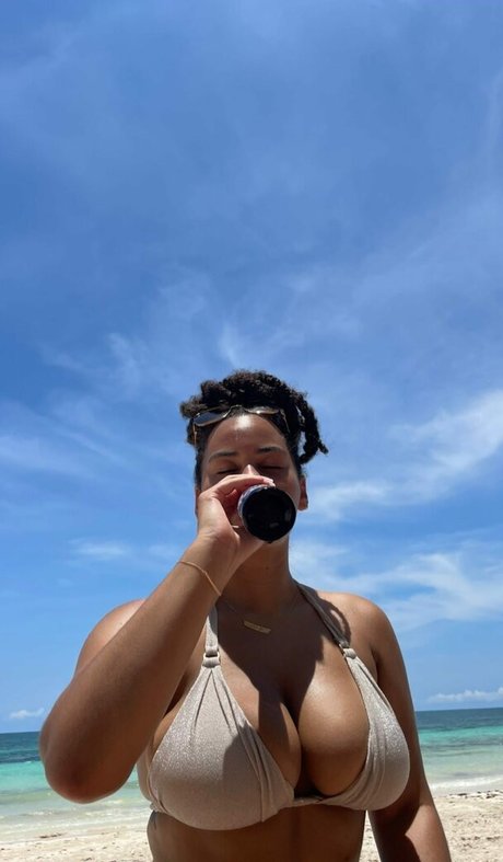 Raina Morris porno schöne foto