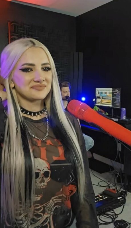 Addie Nicole Amick schöne pornographische fotos