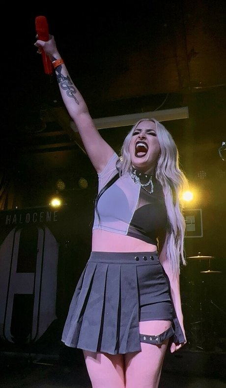 Addie Nicole Amick nackt beste fotos