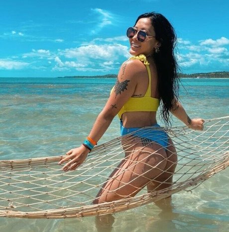 Carol Yukari schöne porno bild