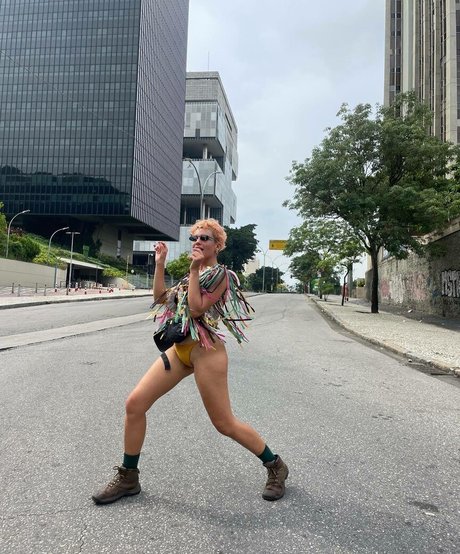 Bruna Linzmeyer freie kunst galerie