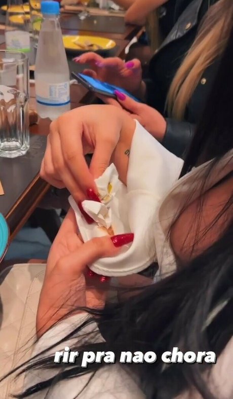 Bella Angel Dezoitou perfekte hübsche bilder