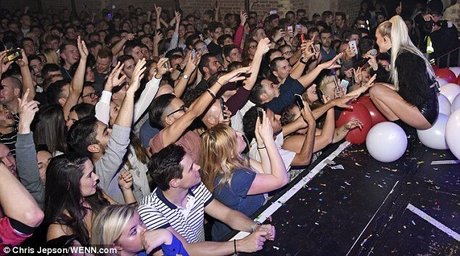 Louisa Johnson kunst schöne galerien