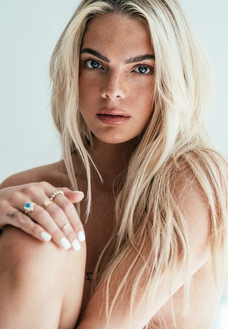Louisa Johnson hübsche sex bild