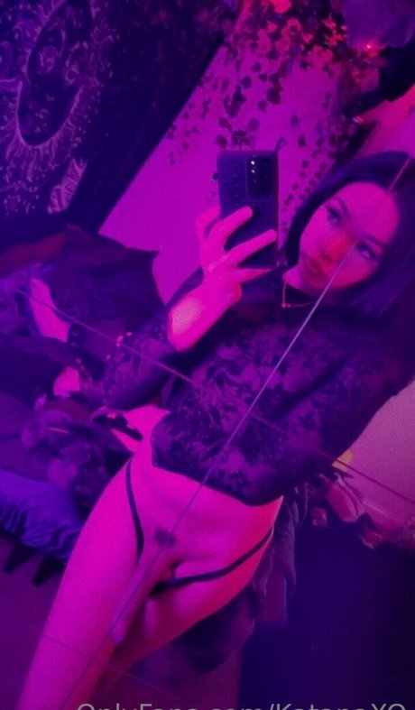 katanaxo model akt fotos