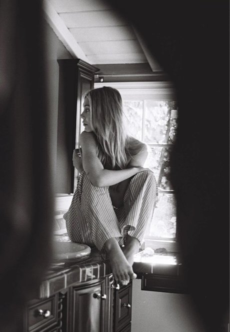 Alexis Ren sexy pornografische galerie