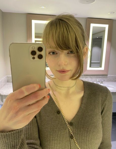Ella Freya freie nackten archiv