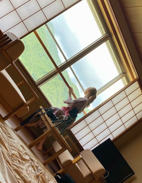 Ella Freya kunst pornostar galerien